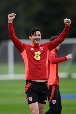 081025 - Wales Football Training - Kieffer Moore of Wales during training ahead of tomorrows friendly match with England