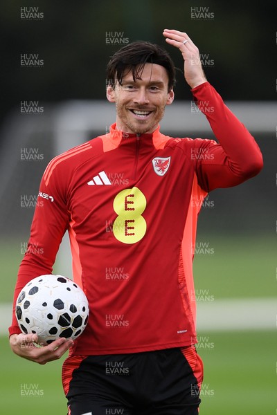 081025 - Wales Football Training - Kieffer Moore of Wales during training ahead of tomorrows friendly match with England