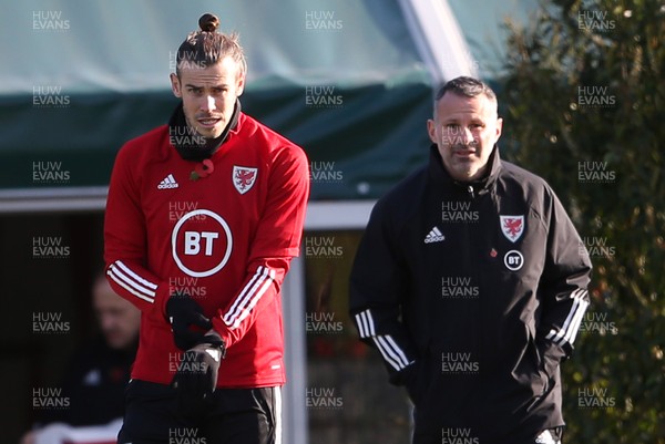 111119 - Wales Football Training - Gareth Bale and Manager Ryan Giggs during training