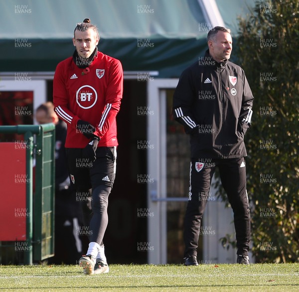 111119 - Wales Football Training - Gareth Bale and Manager Ryan Giggs during training