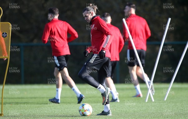 111119 - Wales Football Training - Gareth Bale during training