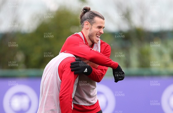 121019 - Wales Football Training - Gareth Bale during training