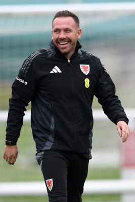 121025 - Wales Football Training - Wales Manager, Craig Bellamy during a training session ahead of tomorrows World Cup qualifier match against Belgium