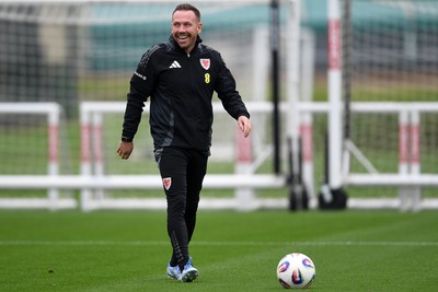 121025 - Wales Football Training - Wales Manager, Craig Bellamy during a training session ahead of tomorrows World Cup qualifier match against Belgium
