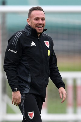 121025 - Wales Football Training - Wales Manager, Craig Bellamy during a training session ahead of tomorrows World Cup qualifier match against Belgium