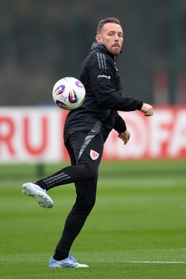121025 - Wales Football Training - Wales Manager, Craig Bellamy during a training session ahead of tomorrows World Cup qualifier match against Belgium