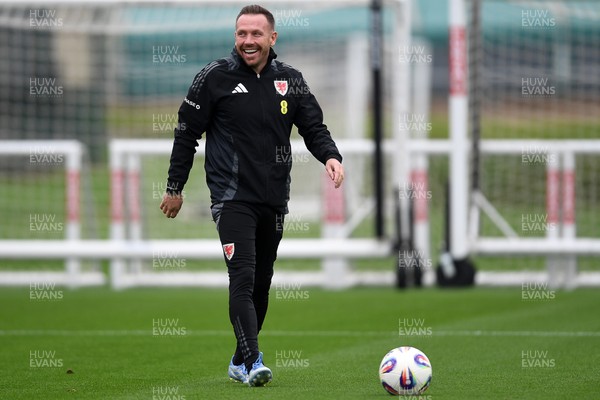 121025 - Wales Football Training - Wales Manager, Craig Bellamy during a training session ahead of tomorrows World Cup qualifier match against Belgium