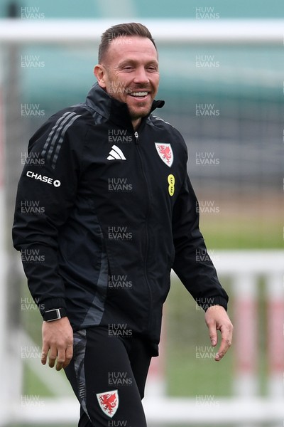 121025 - Wales Football Training - Wales Manager, Craig Bellamy during a training session ahead of tomorrows World Cup qualifier match against Belgium