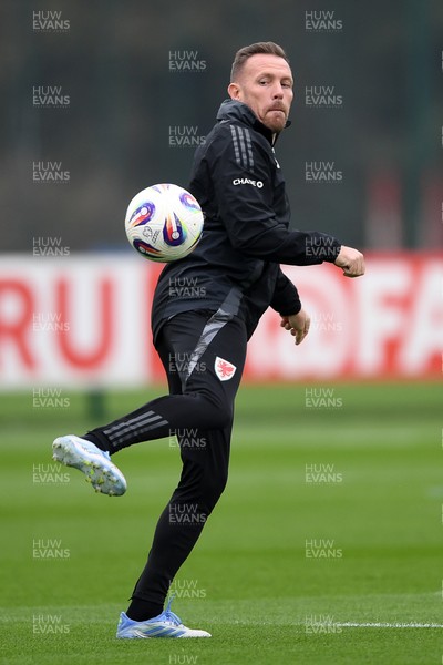 121025 - Wales Football Training - Wales Manager, Craig Bellamy during a training session ahead of tomorrows World Cup qualifier match against Belgium