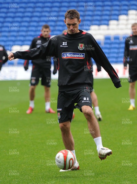 12.11.09 - Wales International Football Andy Dorman at a training session in the Cardiff City Stadium ahead of his sides match against Scotland on Saturday 