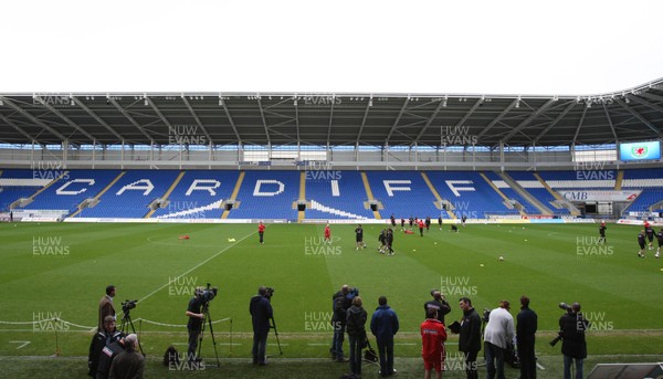 12.11.09... Wales Football Training, Cardiff City Stadium -  The Wales team train at the new Cardiff City Stadium 