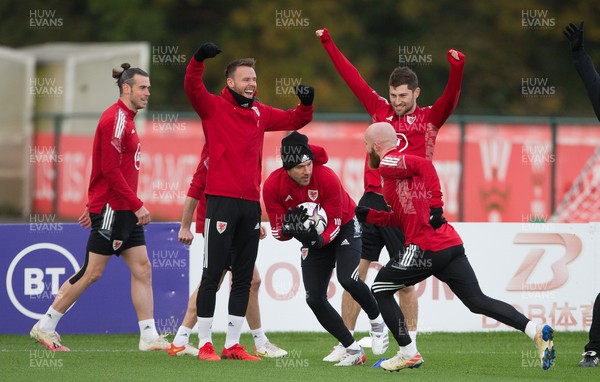 121121 - Wales Football Training Session - Wales team memebers gareth Bales, Chris Gunter, Aaron Ramsey, Ben Davies and Jonny Williams during a training session ahead of the World Cup Qualifying match against Belarus