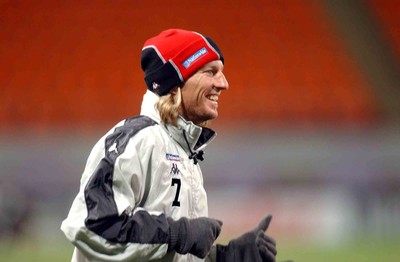 141103 - Wales Football Training - Robbie Savage in good spirits during training