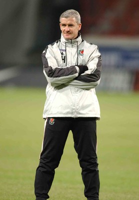 141103 - Wales Football Training - Wales manager Mark Hughes oversees training