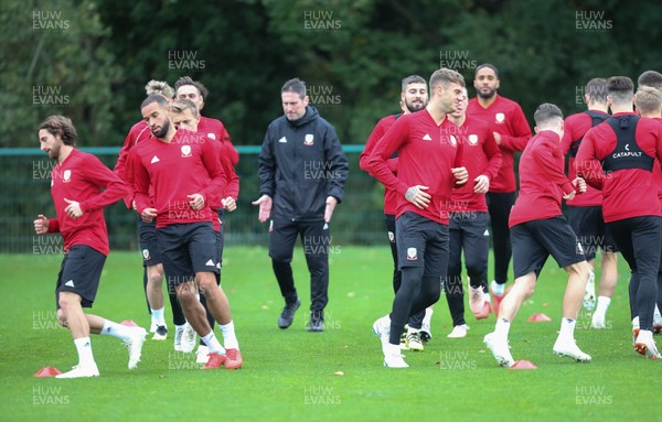 151018 - Wales Football Training - Wales squad warm up during training session ahead of Wales' Uefa Nations League match against the Republic of Ireland