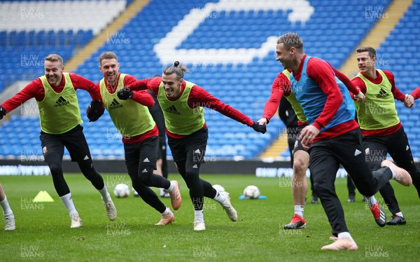 151118 - Wales Football Training - Chris Gunter, Aaron Ramsey and Gareth Bale during training