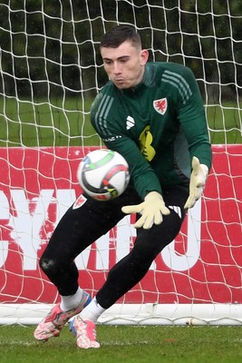 Wales Football Training 181124