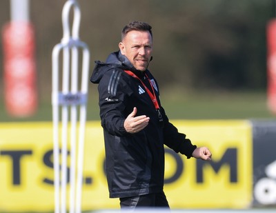 190325  Wales Men Football Training - Wales manager Craig Bellamy during a Wales training session ahead of the 2026 World Cup Qualifiers with Kazakhstan and North Macedonia