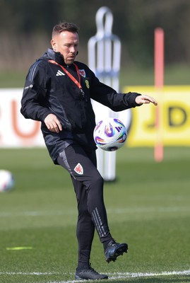 190325  Wales Men Football Training - Wales manager Craig Bellamy during a Wales training session ahead of the 2026 World Cup Qualifiers with Kazakhstan and North Macedonia