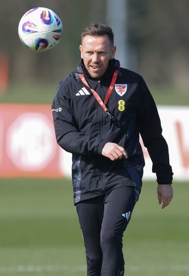 190325  Wales Men Football Training - Wales manager Craig Bellamy during a Wales training session ahead of the 2026 World Cup Qualifiers with Kazakhstan and North Macedonia