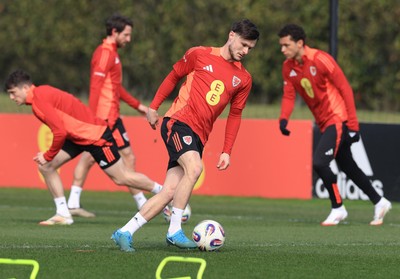 190325  Wales Men Football Training - Liam Cullen during training ahead of the 2026 World Cup Qualifiers with Kazakhstan and North Macedonia