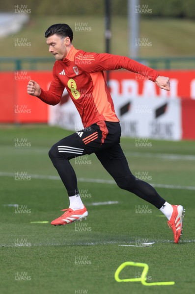 190325  Wales Men Football Training - Kieffer Moore during a Wales training session ahead of the 2026 World Cup Qualifiers with Kazakhstan and North Macedonia