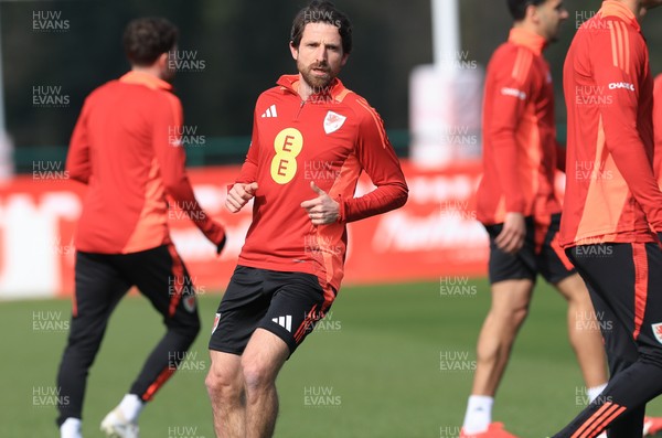 190325  Wales Men Football Training - Joe Allen during a Wales training session ahead of the 2026 World Cup Qualifiers with Kazakhstan and North Macedonia