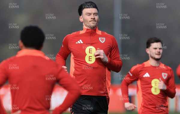 190325  Wales Men Football Training - Kieffer Moore during a Wales training session ahead of the 2026 World Cup Qualifiers with Kazakhstan and North Macedonia