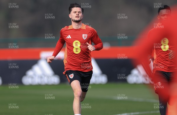 190325  Wales Men Football Training - Liam Cullen during a Wales training session ahead of the 2026 World Cup Qualifiers with Kazakhstan and North Macedonia