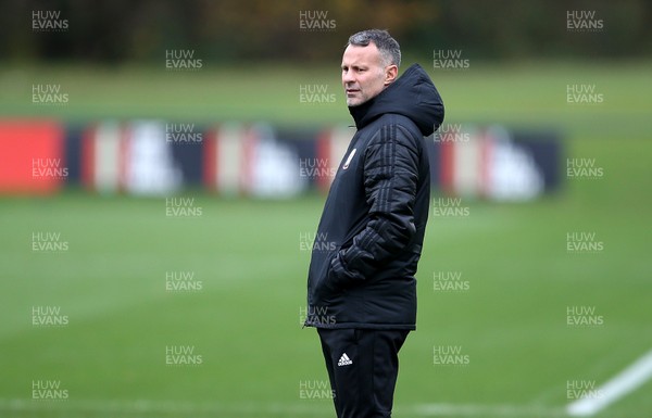 191118 - Wales Football Training - Wales Manager Ryan Giggs