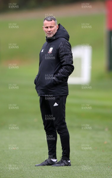 191118 - Wales Football Training - Wales Manager Ryan Giggs