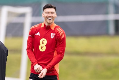 200324 - Wales Football Training Session - Kieffer Moore during training session ahead of Wales’  Euro 2024 qualifying play-off semi-final against Finland