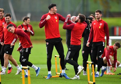 201123 - Welsh Football Training - Kieffer Moore during training