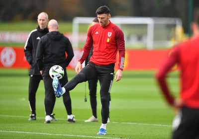 201123 - Welsh Football Training - Kieffer Moore during training
