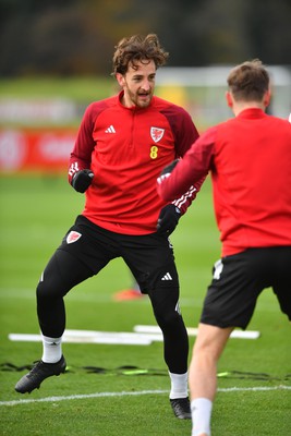 201123 - Welsh Football Training - Tom Lockyer during training