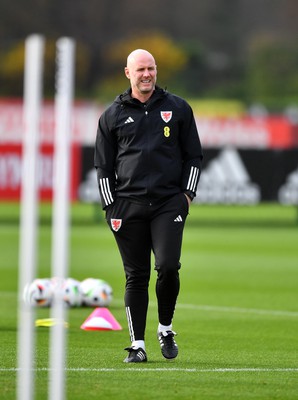 201123 - Welsh Football Training - Robert Page during training