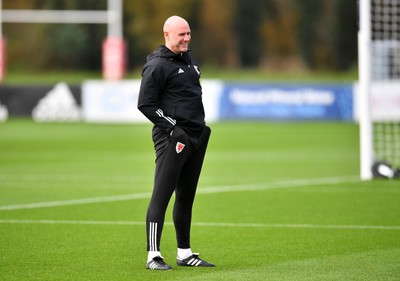 201123 - Welsh Football Training - Robert Page during training