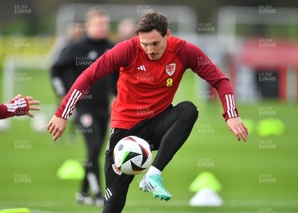 201123 - Welsh Football Training - Connor Roberts during training
