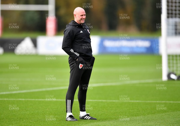 201123 - Welsh Football Training - Robert Page during training
