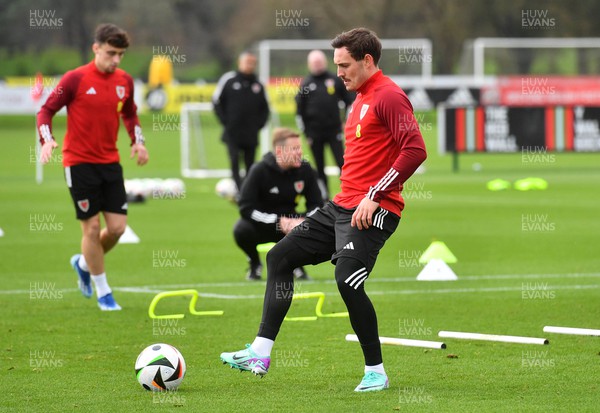 201123 - Welsh Football Training - Connor Roberts during training