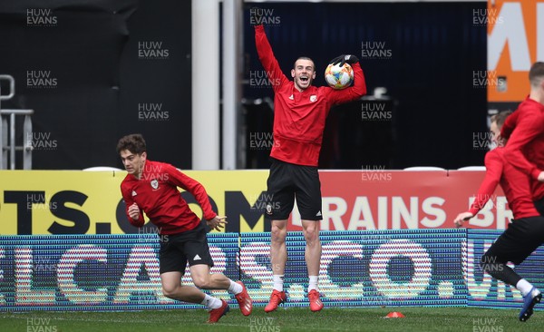 230319 - Wales Football Training - Gareth Bale during training