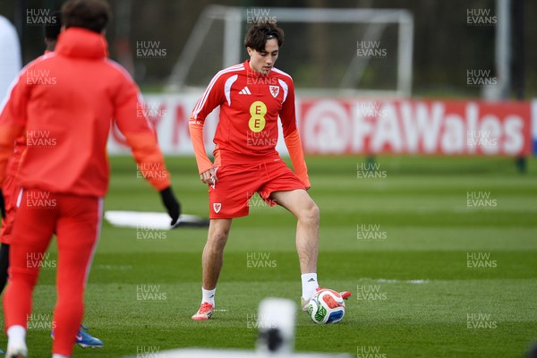 250326 - Wales Football Training - Joel Colwill of Wales during training ahead of their World Cup play-off match against Bosnia-Herzegovina