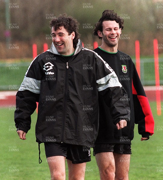 280397 - Wales Football Training - Dean Saunders and Ryan Giggs