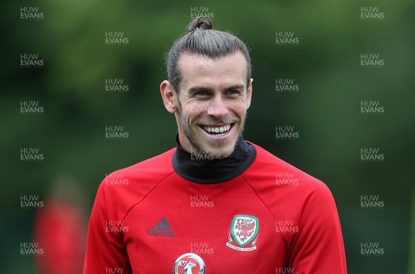 290817 - Wales Football Training - Gareth Bale during training