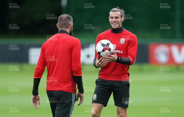 290817 - Wales Football Training - Gareth Bale during training