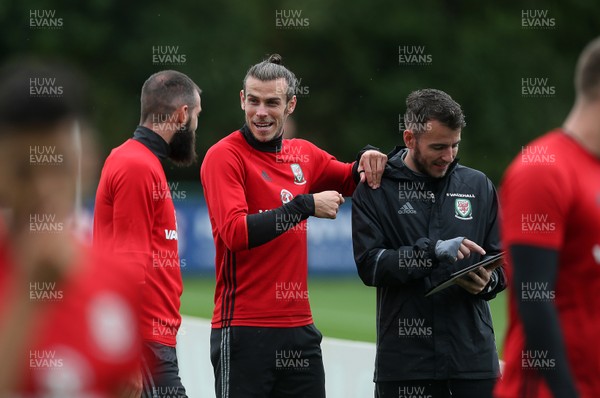 290817 - Wales Football Training - Gareth Bale during training