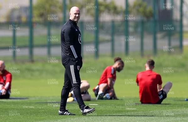 310521 - Wales Football Training - Wales Manager Robert Page during training