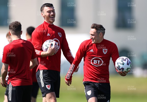 310521 - Wales Football Training - Kieffer Moore and Connor Roberts during training