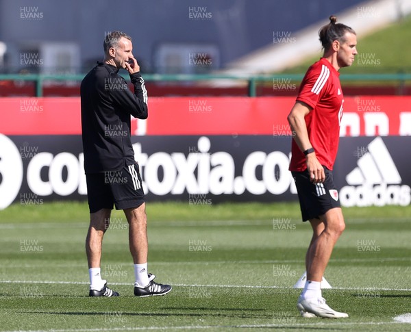310820 - Wales Football Training - Manager Ryan Giggs and Gareth Bale during training ahead of their UEFA Nations League game against Finland
