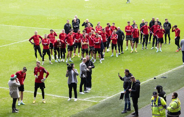 151122 - Wales Football Training Session - Wales players lead by Gareth Bale thank the schoolchildren for their support during the final Wales training session and send off as the team depart for the FIFA World Cup in Qatar